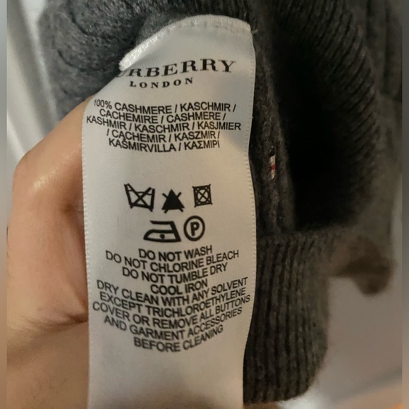 Burberry Black Ribbed 100% Cashmere Cardigan Size Small Women’s - Picture 3 of 8